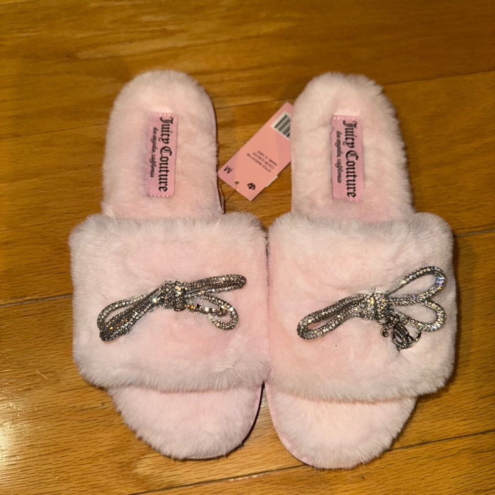 Juicy Couture Light Pink Plush Slippers with Glittering Bow